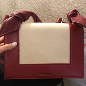 😍 Charles & Keith Carry 💼